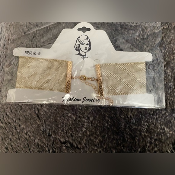 Gold Choker - Picture 4 of 4
